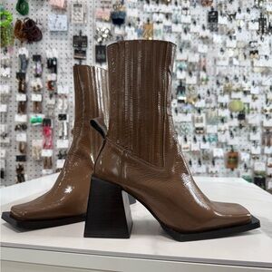 Steve Madden Glossy Brown Heeled Boots brand new 8